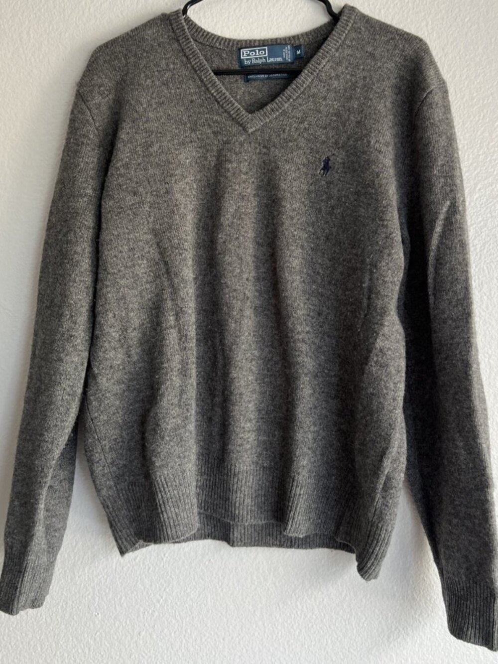 Polo Ralph Lauren Mens Sweater Size Medium Charcoal 100% Lambs Wool V-Neck